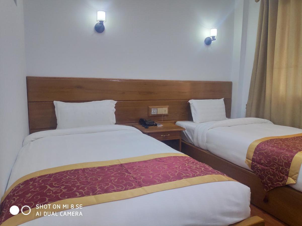 Mandalar May One Hotel Mandalaj Zewnętrze zdjęcie